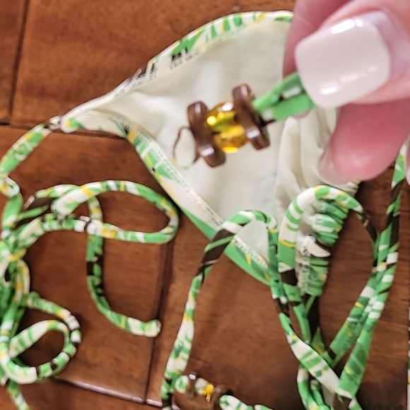 Bikini - Picture 3 of 3